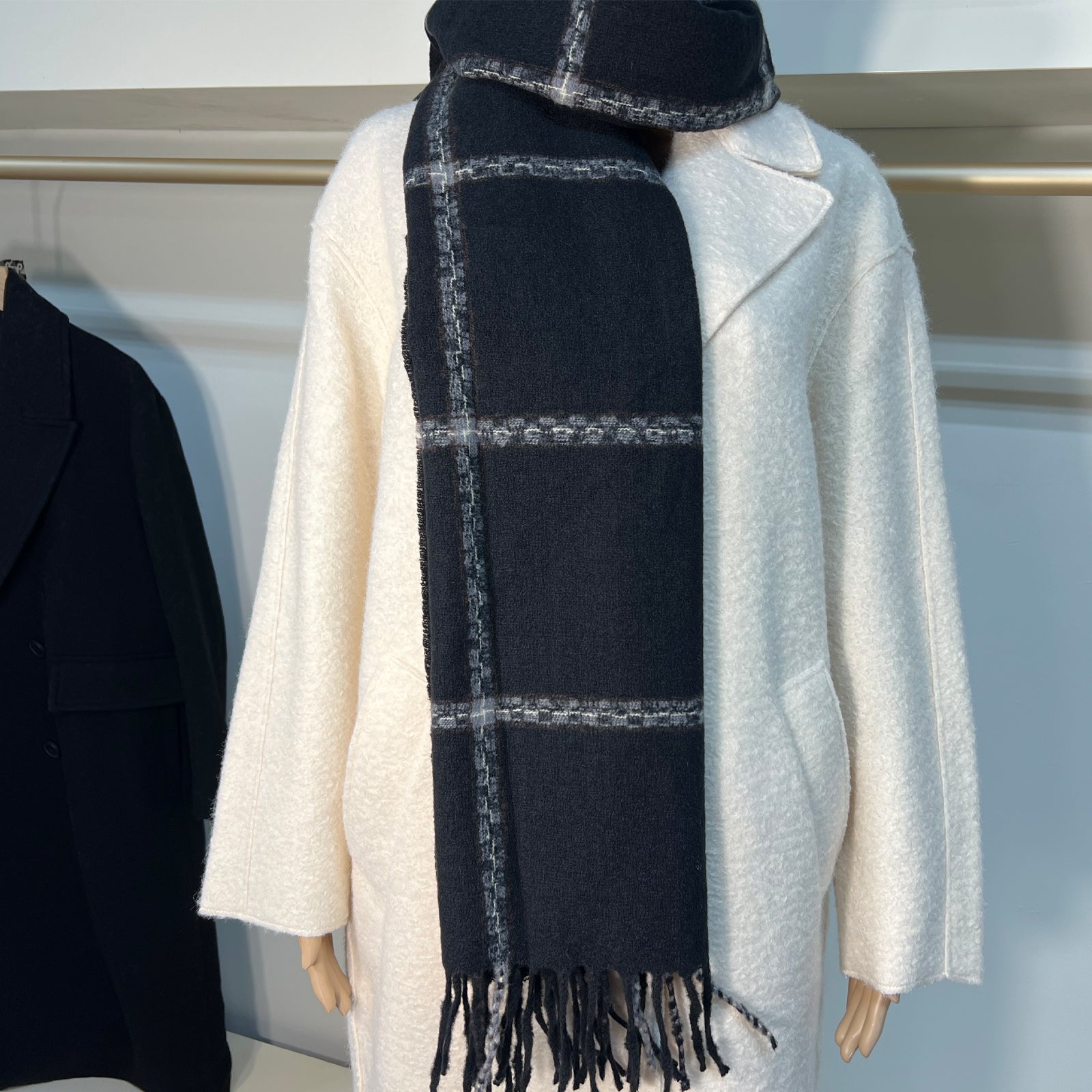 Black White Plaid Scarf - Casual Fit Clothes