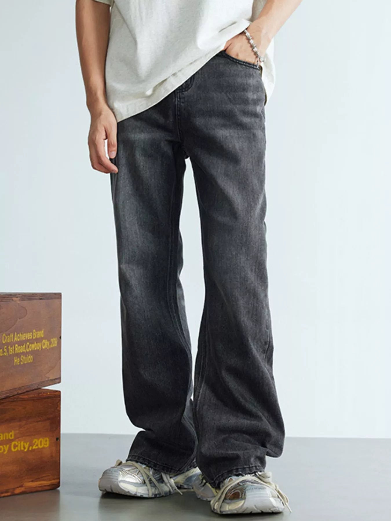 Men's Wide Leg Flare Jeans - Casual Fit Clothes