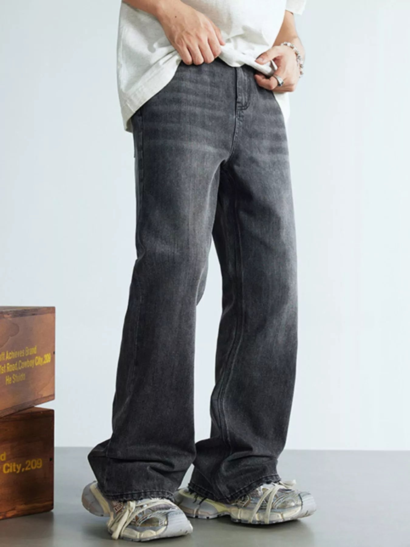 Men's Wide Leg Flare Jeans - Casual Fit Clothes