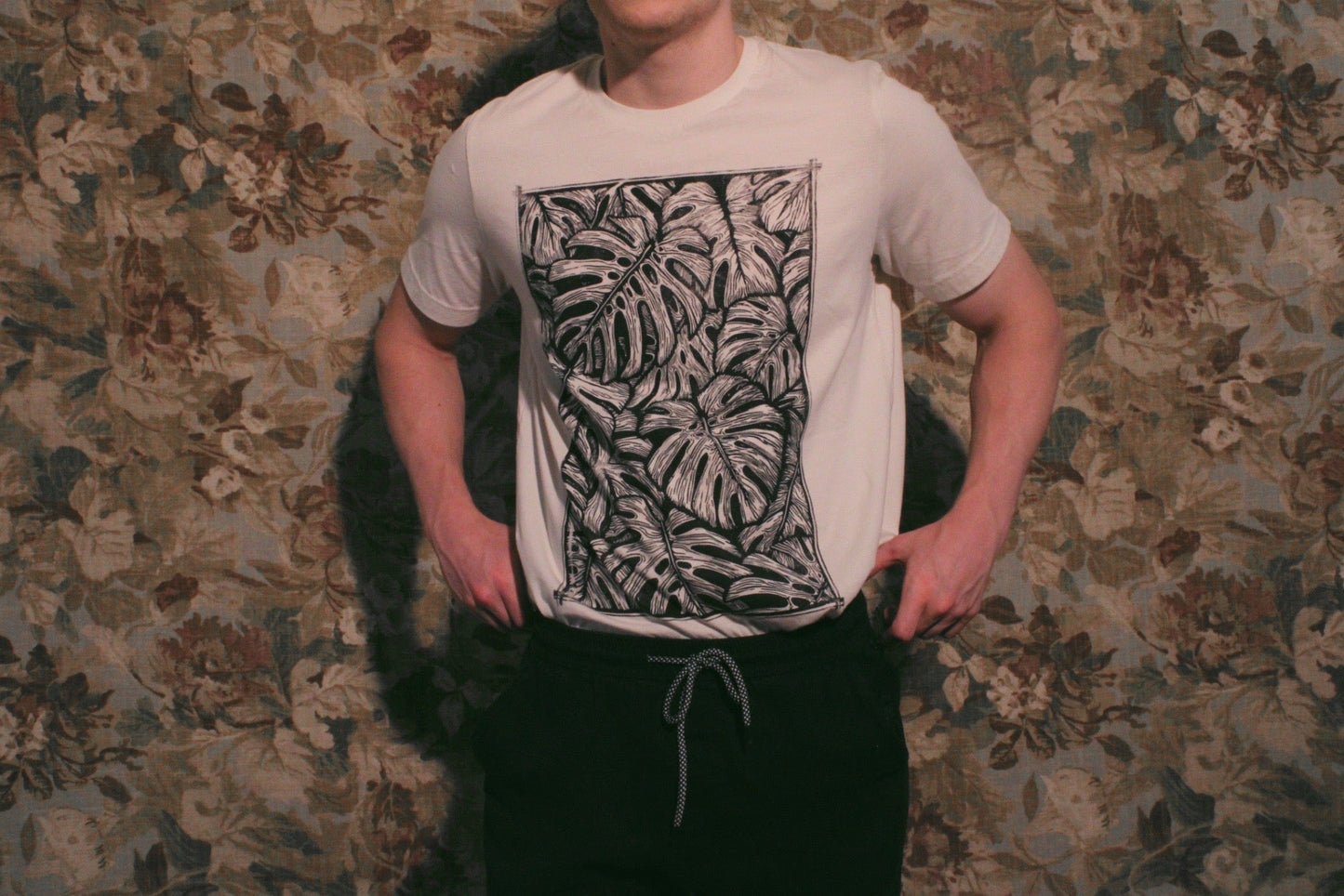 Monstera T-Shirt - Casual Fit Clothes