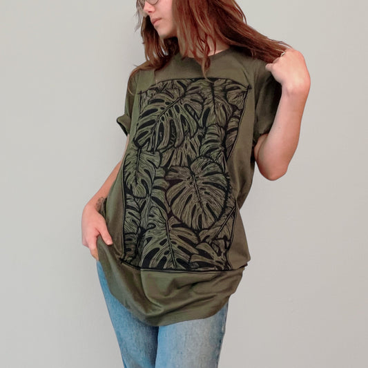 Monstera T-Shirt - Casual Fit Clothes